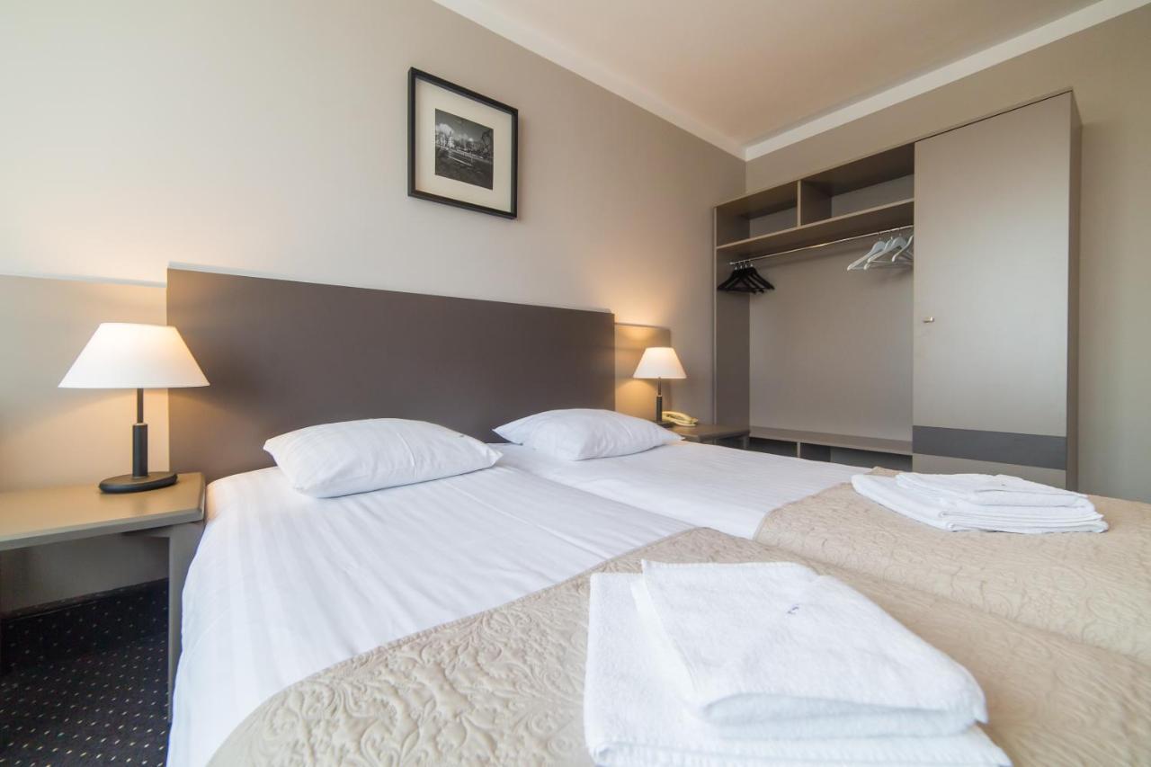 Hotel New Skanpol Колобжег Экстерьер фото