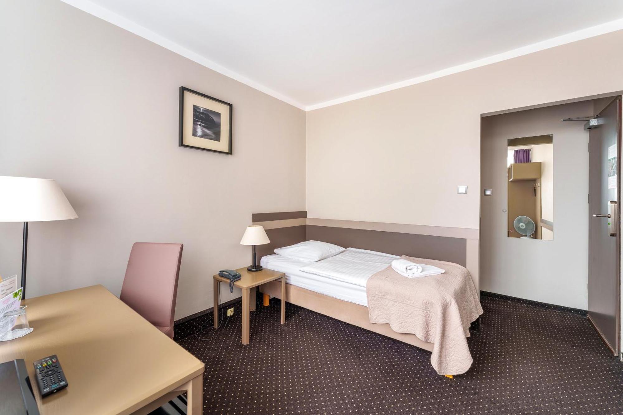 Hotel New Skanpol Колобжег Экстерьер фото