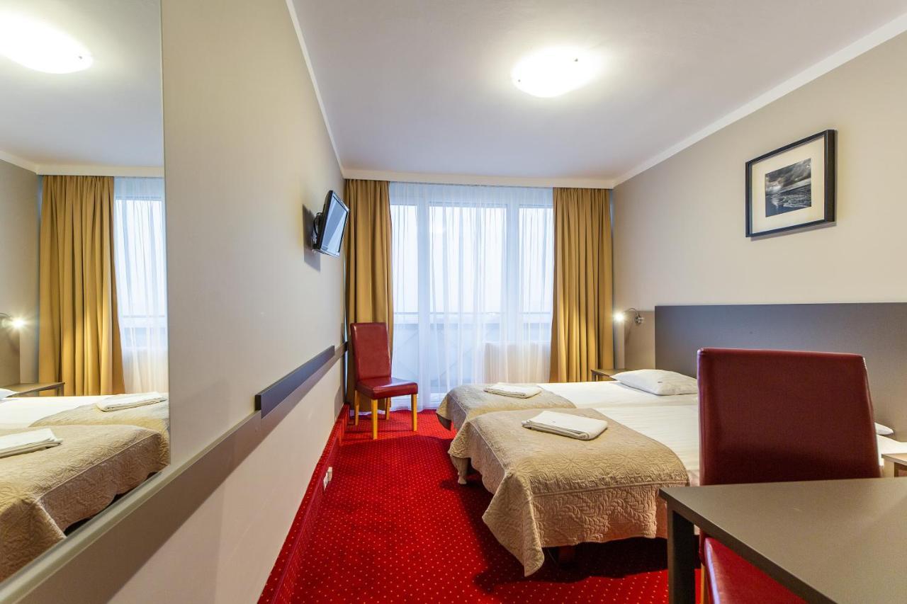 Hotel New Skanpol Колобжег Экстерьер фото